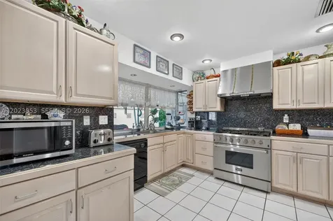 18543 SW 91st Avenue Cutler Bay FL 33157