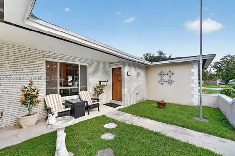 18543 SW 91st Avenue Cutler Bay FL 33157