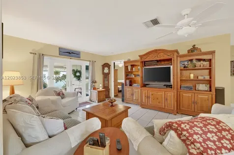 18543 SW 91st Avenue Cutler Bay FL 33157