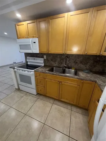 750 NW 43rd Avenue Miami FL 33126