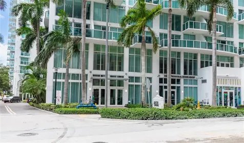 41 SE 5th Street Miami FL 33131