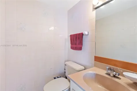 2457 Collins Avenue Miami Beach FL 33140