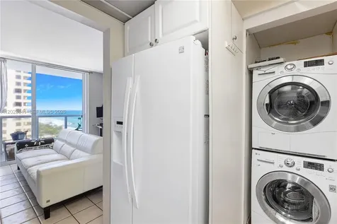 2457 Collins Avenue Miami Beach FL 33140
