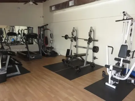 2457 Collins Avenue Miami Beach FL 33140