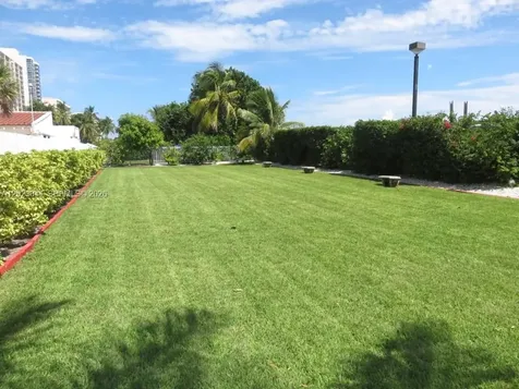 2457 Collins Avenue Miami Beach FL 33140