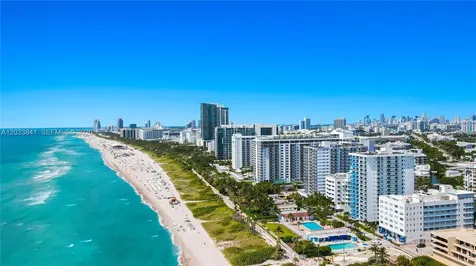 2457 Collins Avenue Miami Beach FL 33140
