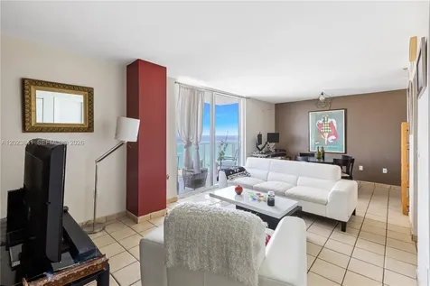 2457 Collins Avenue Miami Beach FL 33140