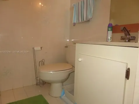 2457 Collins Avenue Miami Beach FL 33140