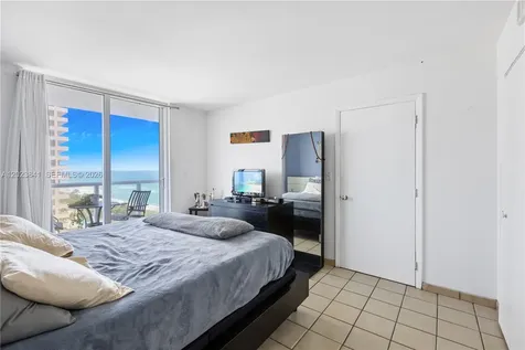 2457 Collins Avenue Miami Beach FL 33140