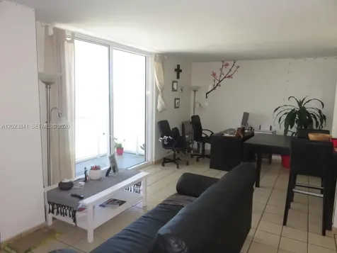 2457 Collins Avenue Miami Beach FL 33140