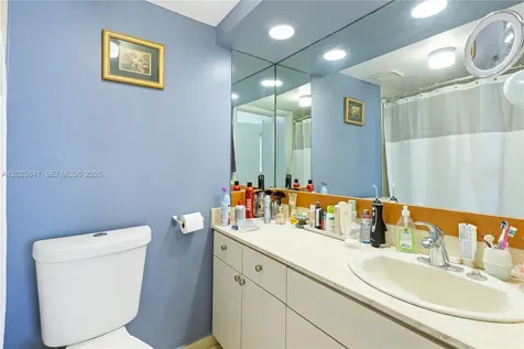 2457 Collins Avenue Miami Beach FL 33140