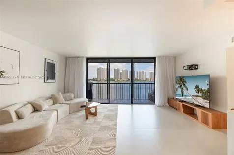 17500 N Bay Road Sunny Isles Beach FL 33160