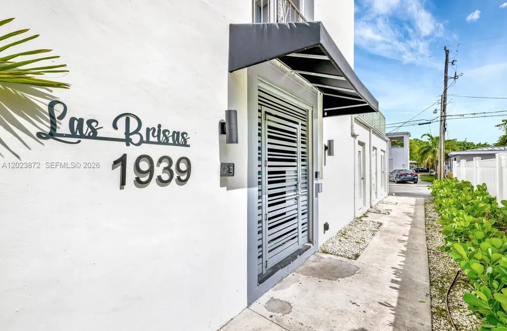1939 Jefferson Street Hollywood FL 33020