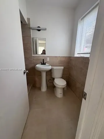 2052 SW 7th Street Miami FL 33135