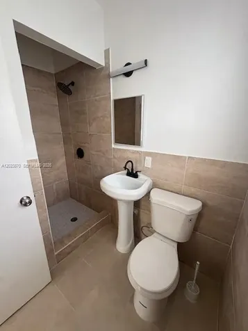 2052 SW 7th Street Miami FL 33135