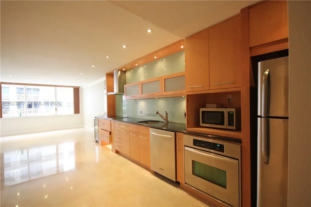 5401 Collins Avenue Miami Beach FL 33140