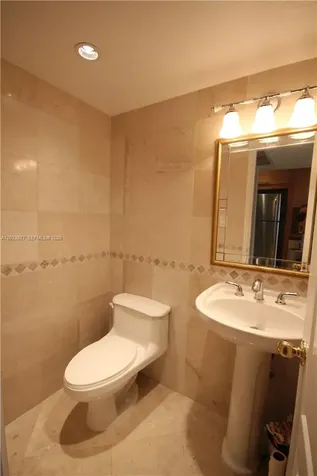5401 Collins Avenue Miami Beach FL 33140
