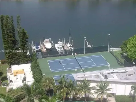 5401 Collins Avenue Miami Beach FL 33140