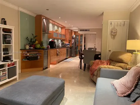 5401 Collins Avenue Miami Beach FL 33140