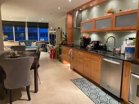 5401 Collins Avenue Miami Beach FL 33140