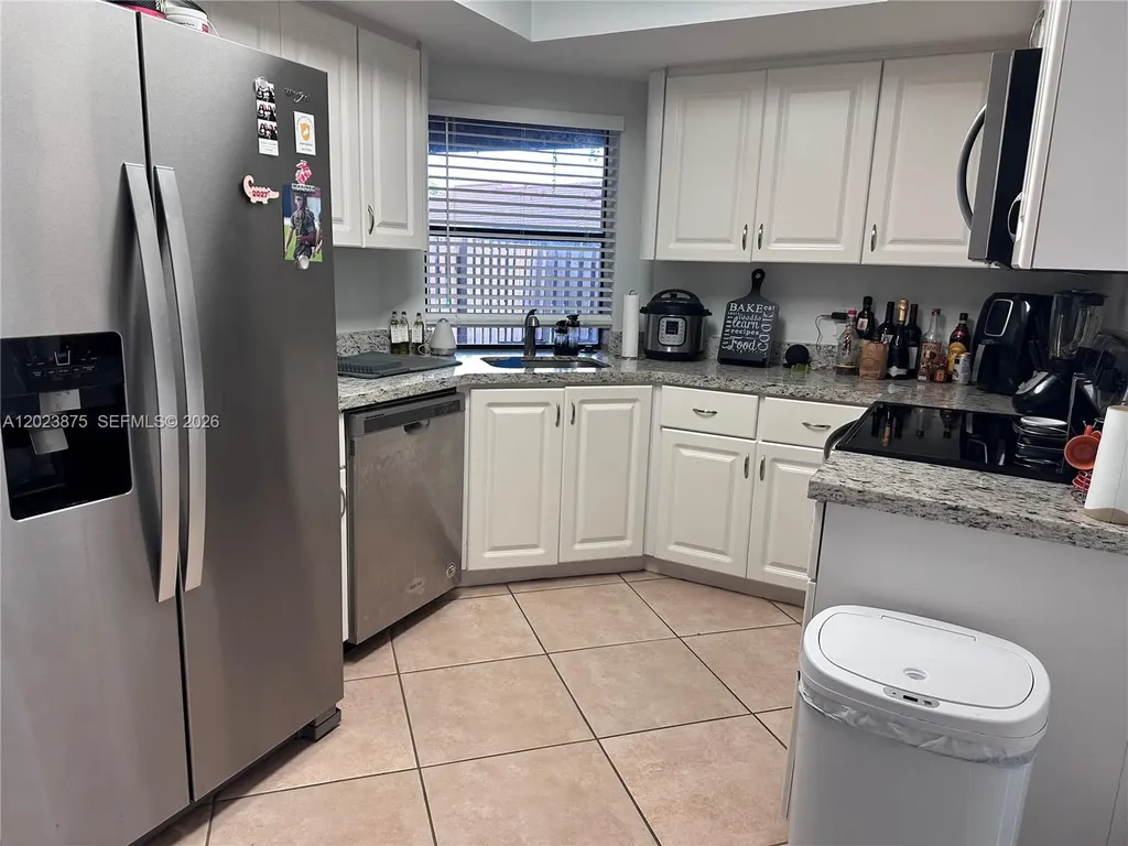 15205 SW 48th Terrace Miami FL 33185