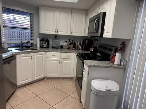 15205 SW 48th Terrace Miami FL 33185