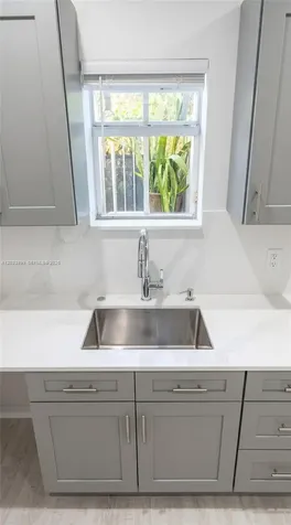 1438 Meridian Avenue Miami Beach FL 33139