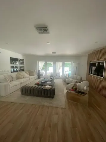 181 Island Drive Key Biscayne FL 33149