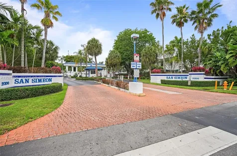 21300 San Simeon Way Miami FL 33179