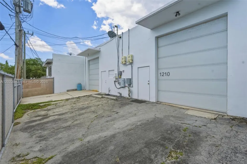 1210 NE 8th Avenue Fort Lauderdale FL 33304