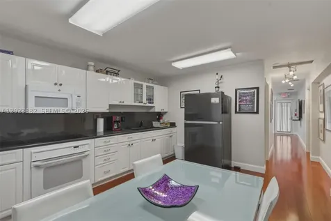 1210 NE 8th Avenue Fort Lauderdale FL 33304