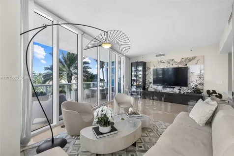 100 S Pointe Drive Miami Beach FL 33139
