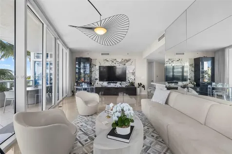 100 S Pointe Drive Miami Beach FL 33139