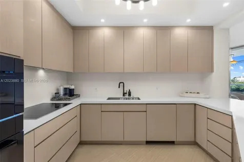 100 S Pointe Drive Miami Beach FL 33139