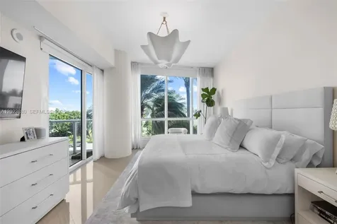 100 S Pointe Drive Miami Beach FL 33139