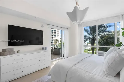 100 S Pointe Drive Miami Beach FL 33139
