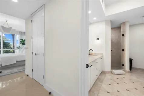 100 S Pointe Drive Miami Beach FL 33139