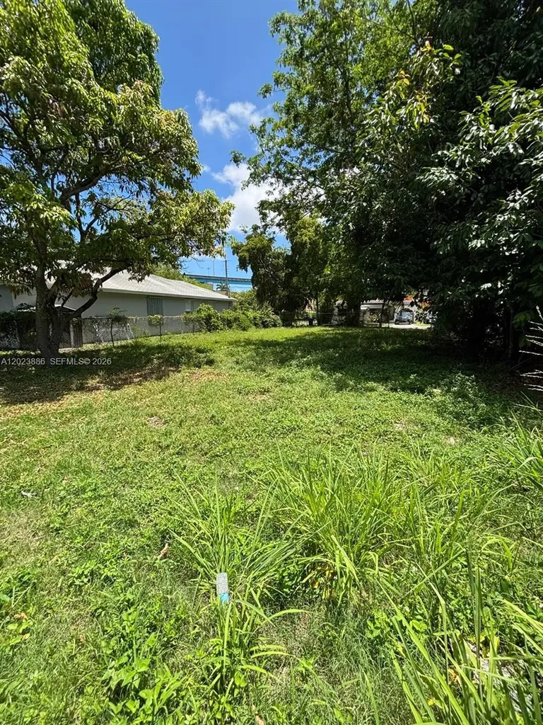 665 NW 43rd Street Miami FL 33127