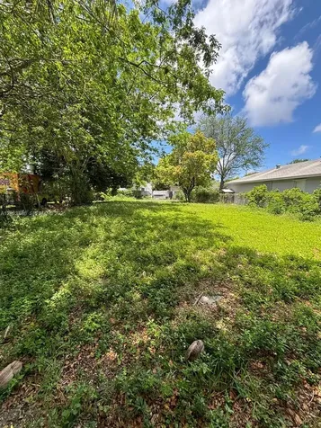 665 NW 43rd Street Miami FL 33127