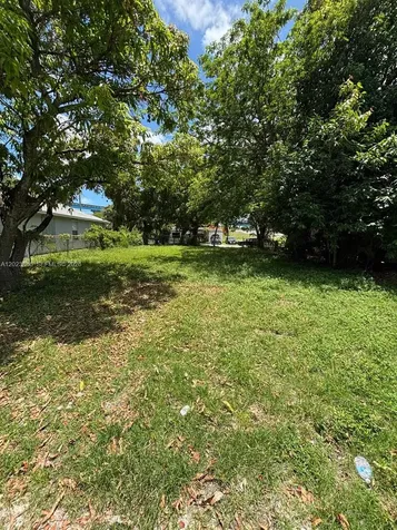 665 NW 43rd Street Miami FL 33127