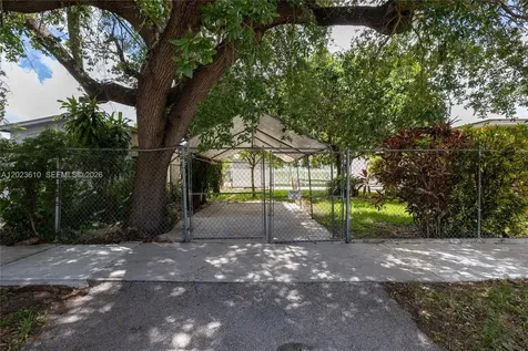 540 SW 60th Avenue Miami FL 33144