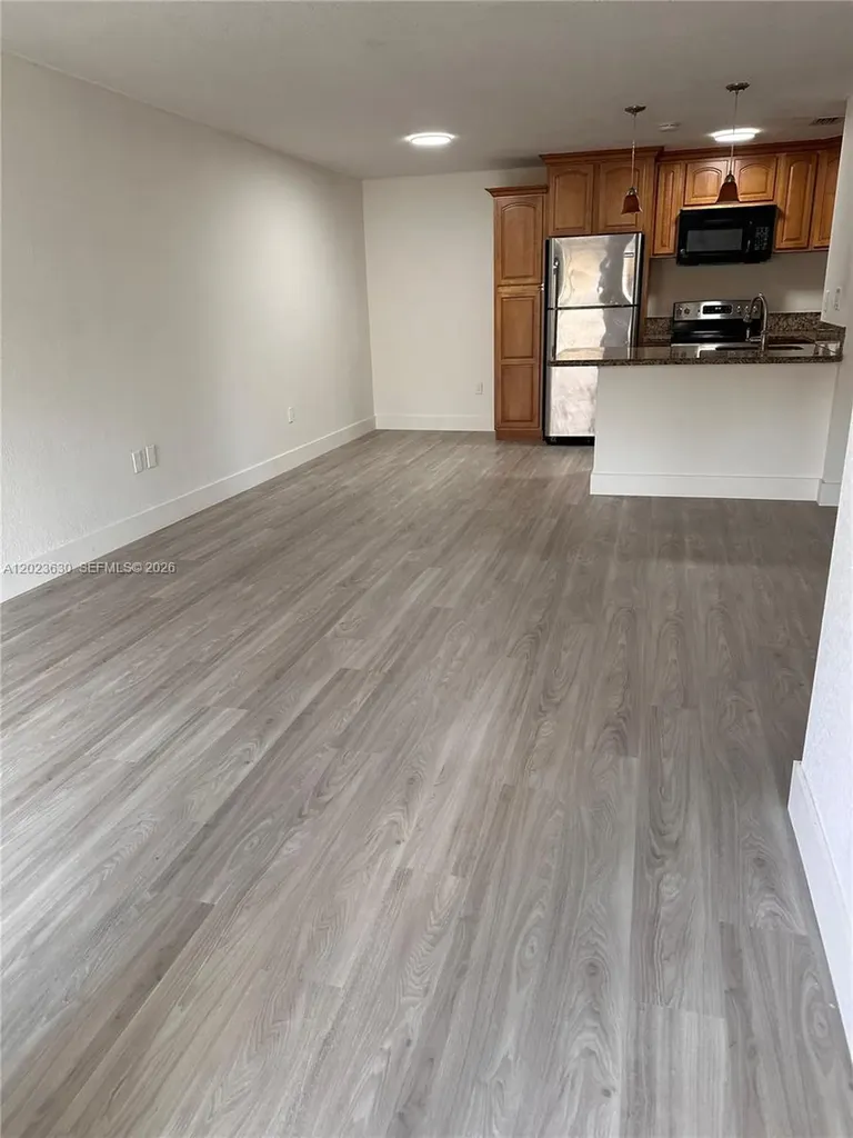 15619 SW 73rd Cir Terrace Miami FL 33193