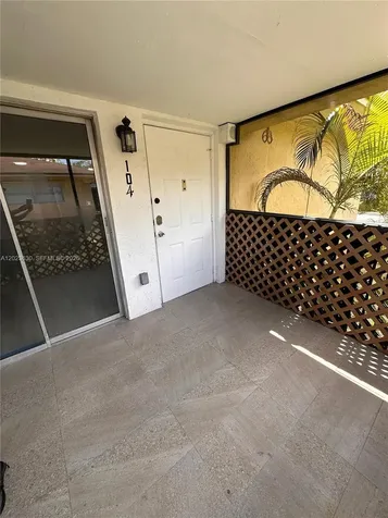15619 SW 73rd Cir Terrace Miami FL 33193