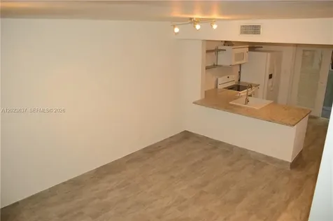 937 Michigan Avenue Miami Beach FL 33139
