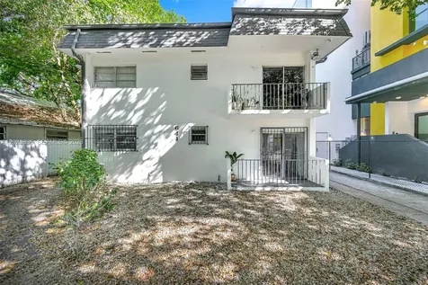 641 NW 2nd Street Miami FL 33128