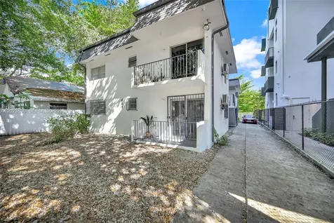 641 NW 2nd Street Miami FL 33128
