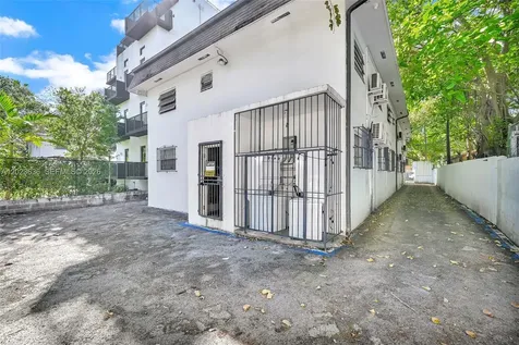 641 NW 2nd Street Miami FL 33128