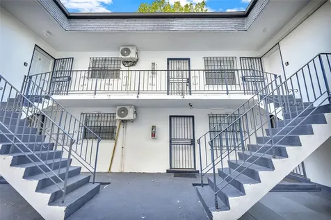 641 NW 2nd Street Miami FL 33128
