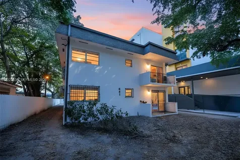 641 NW 2nd Street Miami FL 33128