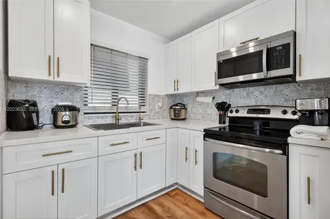 1485 NW 57th Street Miami FL 33142